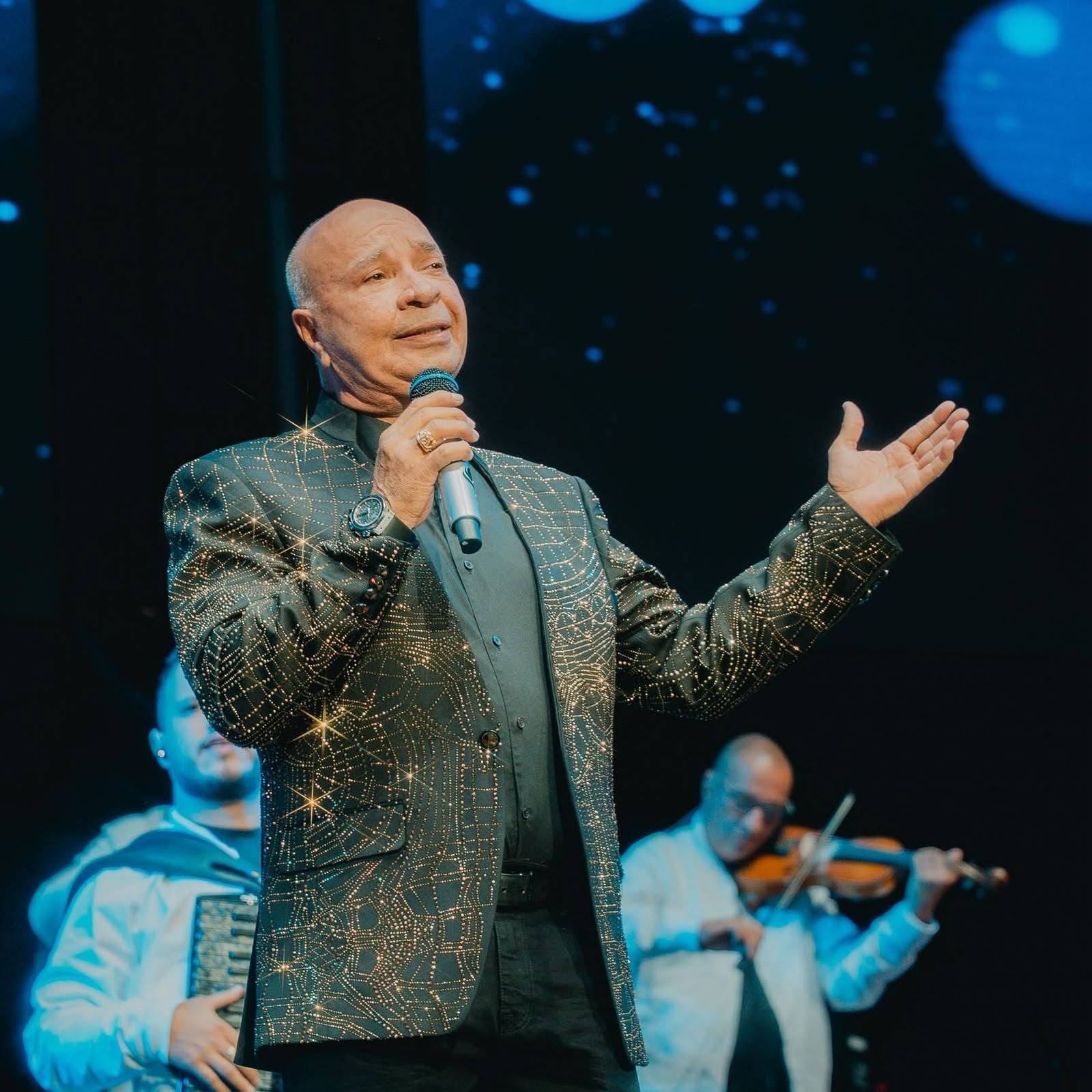 Luis Alberto Posada pide retirar varias de sus canciones