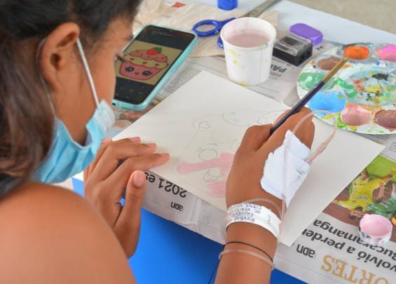 Con las Aulas Hospitalarias el Valle garantiza apoyo pedagógico escolar a niños hospitalizados.