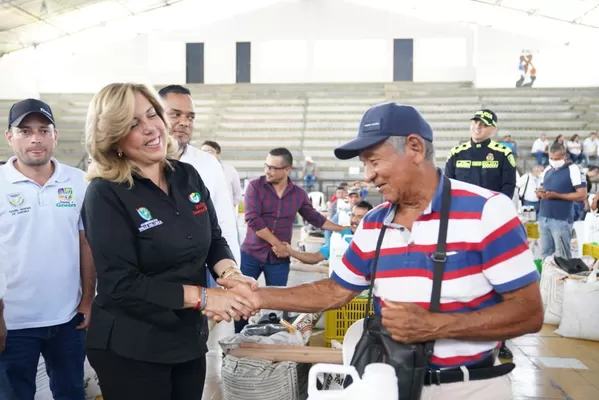 1.150 familias campesinas, con mejores condiciones para trabajar la tierra y comercializar sus productos gracias a Valle Agro
