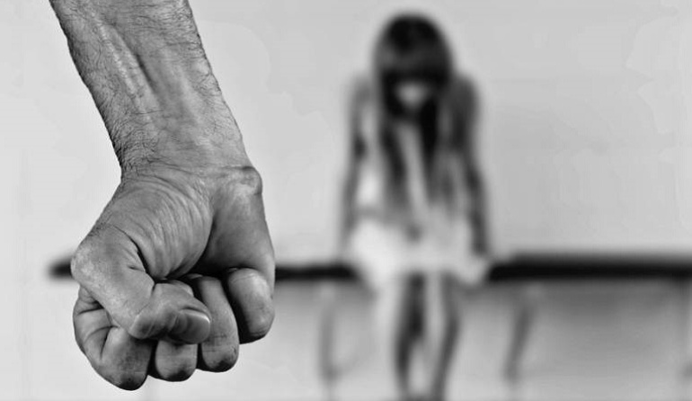 Adulto mayor abusó sexualmente de una menor en el Valle.