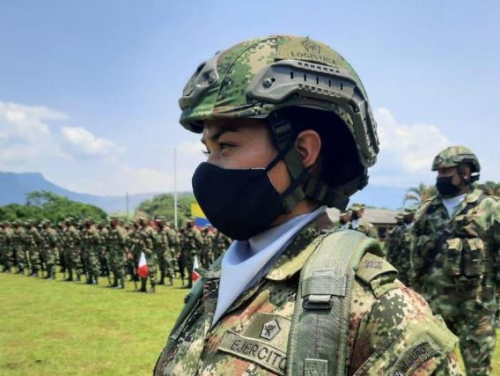  Las mujeres podrán prestar servicio militar.