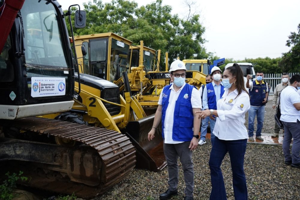 Para atender afectaciones por las lluvias, Gobierno departamental continúa entrega de maquinaria amarilla.