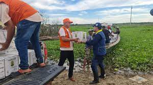 Gobierno departamental cumple los acuerdos con comunidades de Cisneros y entregó 1.000 ayudas humanitarias