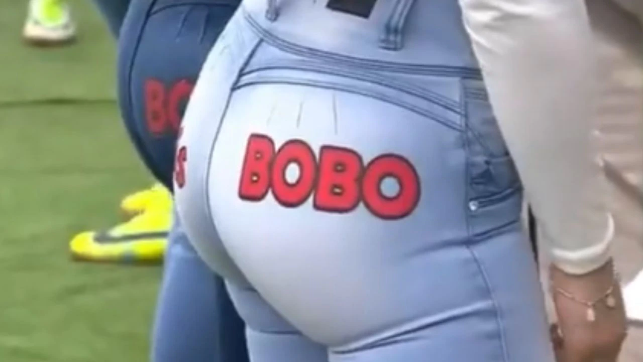 “Que miras bobo” Los jeans de ultima tendencia en Colombia.