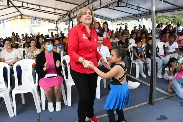 Habitantes de la comuna 18 de Cali ratificaron bondades de inversión social del Gobierno del Valle
