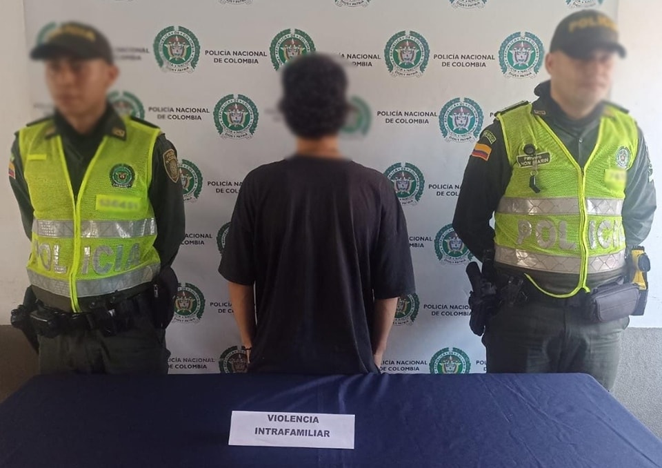 Le pegó a su mamá por regañarlo