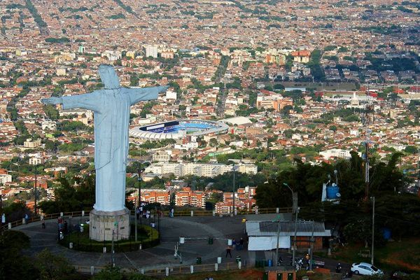 Atroz crimen de mujer asesinada con 50 puñaladas en Cali.