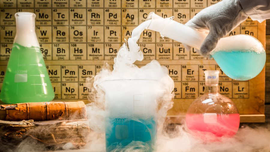 Dos niñas resultan con graves quemaduras en experimento de química en colegio de Bogotá