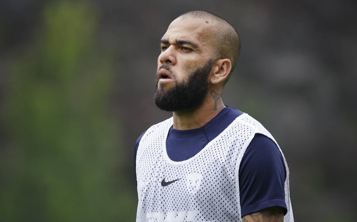 Exesposa de Daniel Alves habla en defensa del futbolista