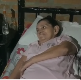 Adulta mayor del Valle busca ayuda, para comprar una cama.