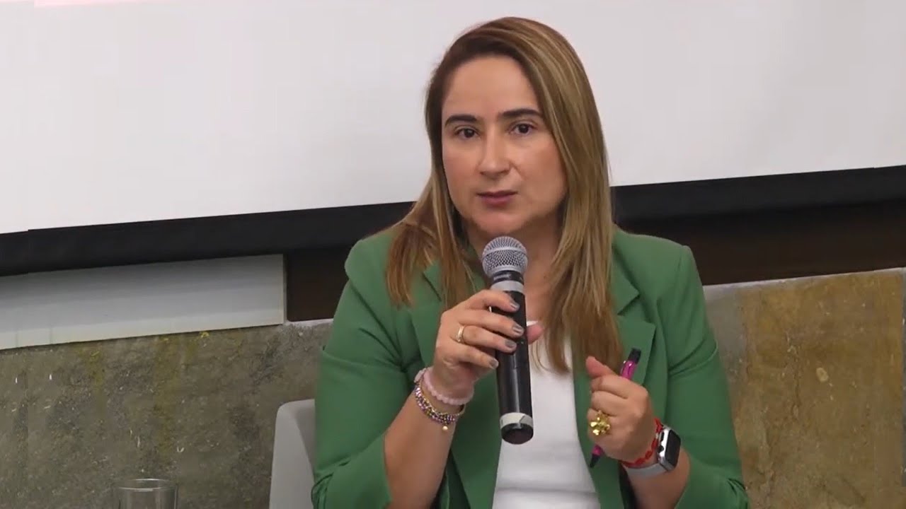 Casa por cárcel para la secretaria de educación de Medellín