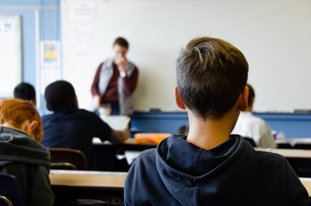 Gobierno propone que los estudiantes no tengan que repetir años.