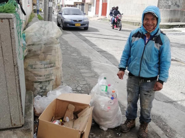 Reciclador en Pasto devuelve 6 millones de pesos y es aplaudido por su honradez