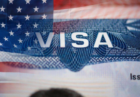 Exfuncionario de Cancillería condenado por expedir visas falsas en Colombia.