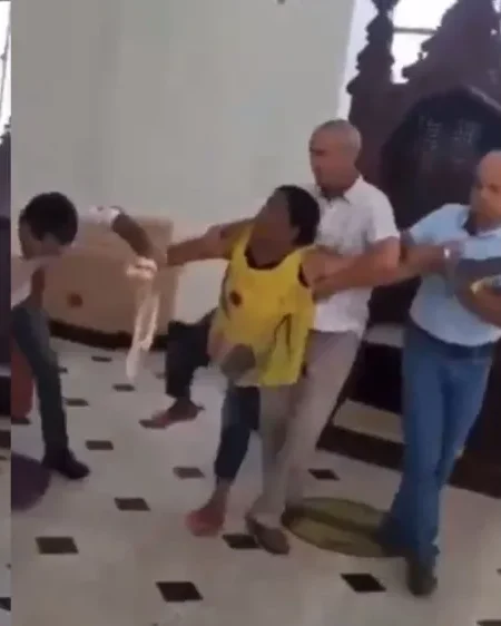 VIDEO: Mujer destruye figuras sagradas en iglesia de Córdoba.