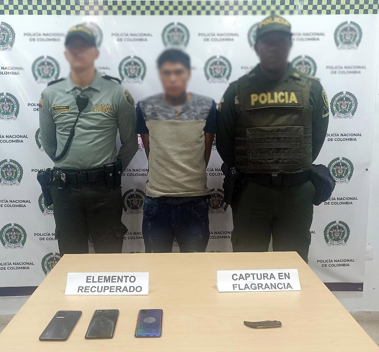 ¡Atraco a mano armada en un bus en Pereira! Capturan al delincuente.