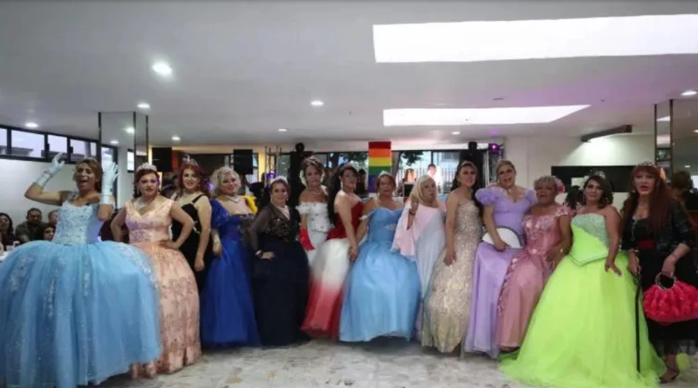 Abuelitas trans cumplen un sueño postergado: su fiesta de quince años.