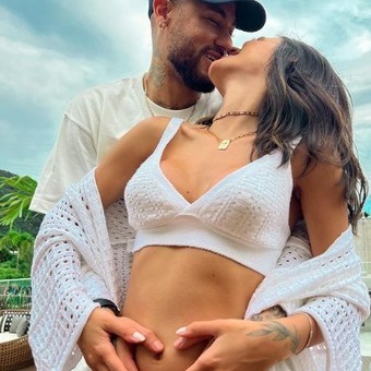 Neymar y Bruna esperan una niña.