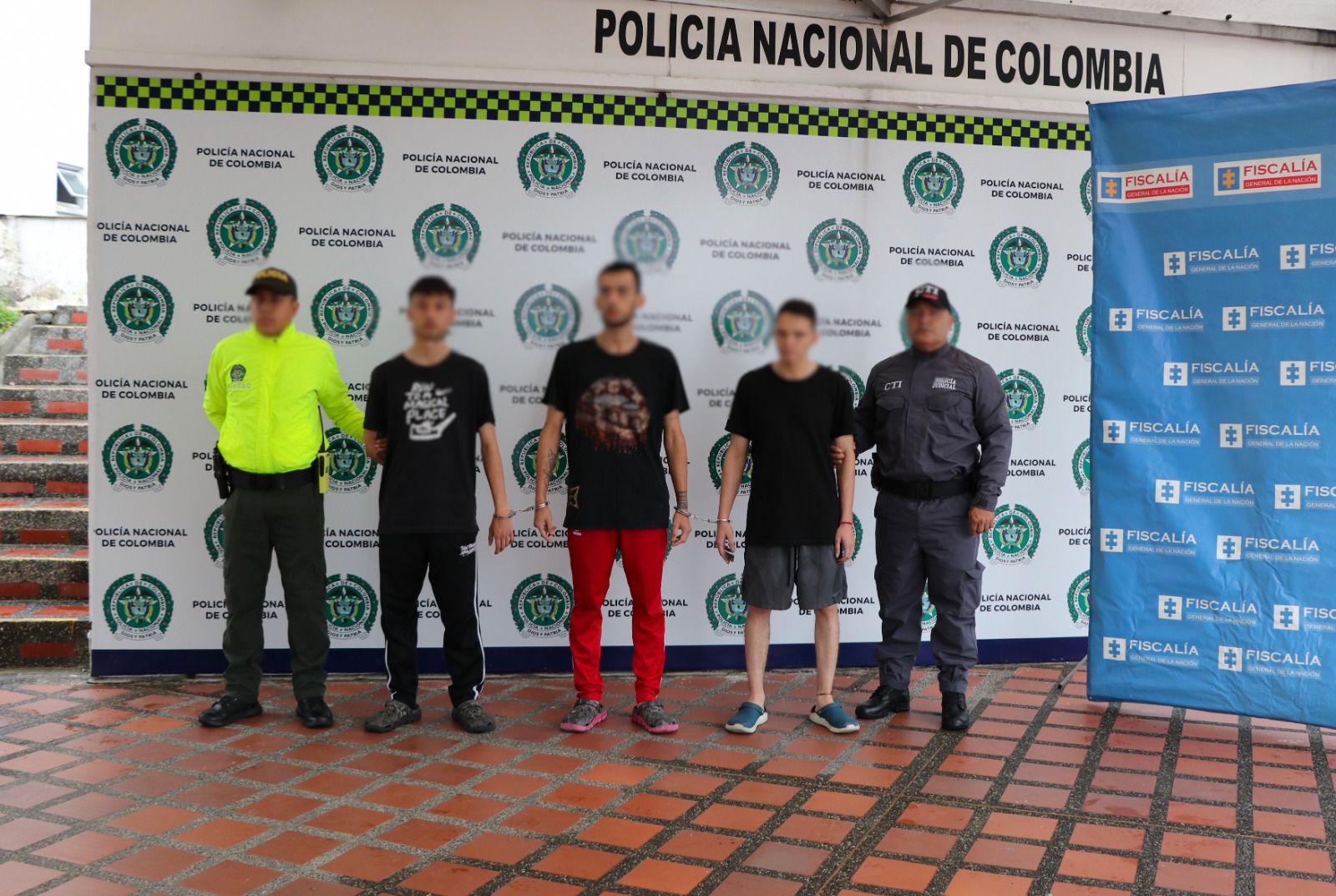 Los cogieron robando por redes sociales.