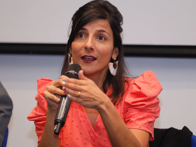 "El Enigma de Irene Vélez: Ministra en Medio de un Escándalo por Presunto Tráfico de Influencias"