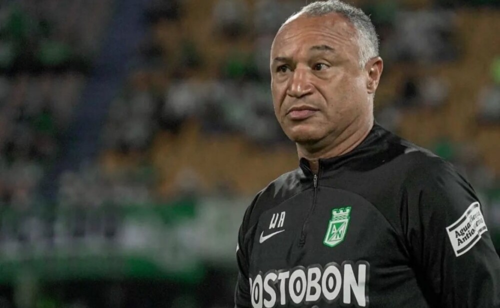 Entrenador de Atlético Nacional, ausente en Copa Libertadores por trámites de licencia