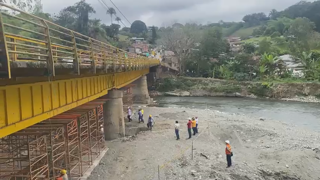 Puente de Barragán Reabre al Tráfico Ligero: Un Alivio para los Viajeros a Quindío Este 24 de Julio