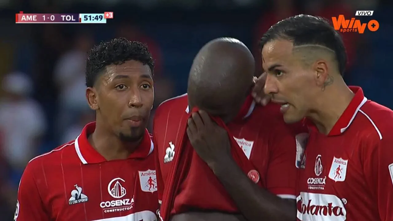 Doloroso debut: Expulsión de Maicol Valencia en América de Cali.
