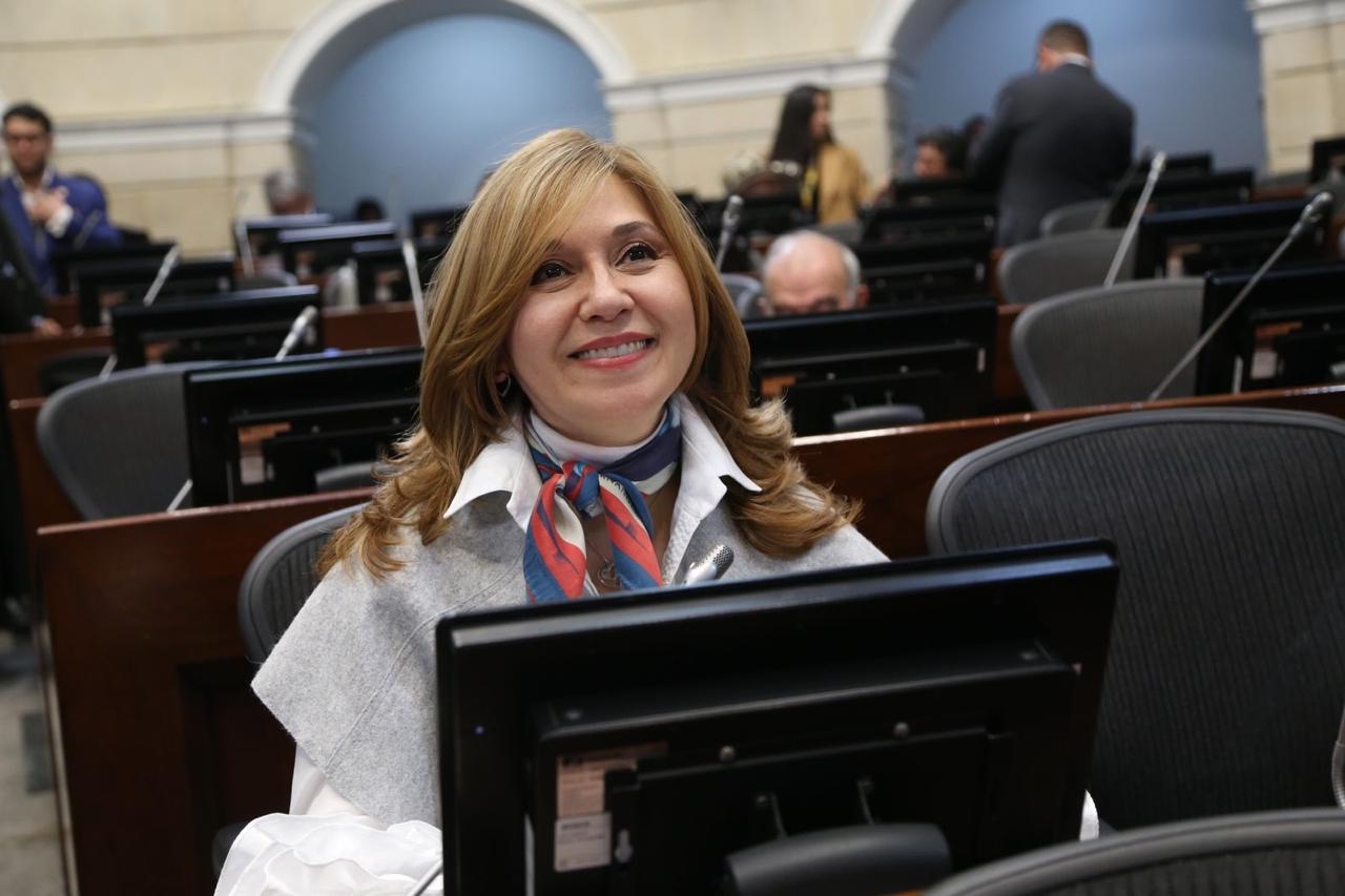 Colombia sanciona la Ley de Biopolímeros: hasta 10 años de cárcel por uso de sustancias ilegales en estética