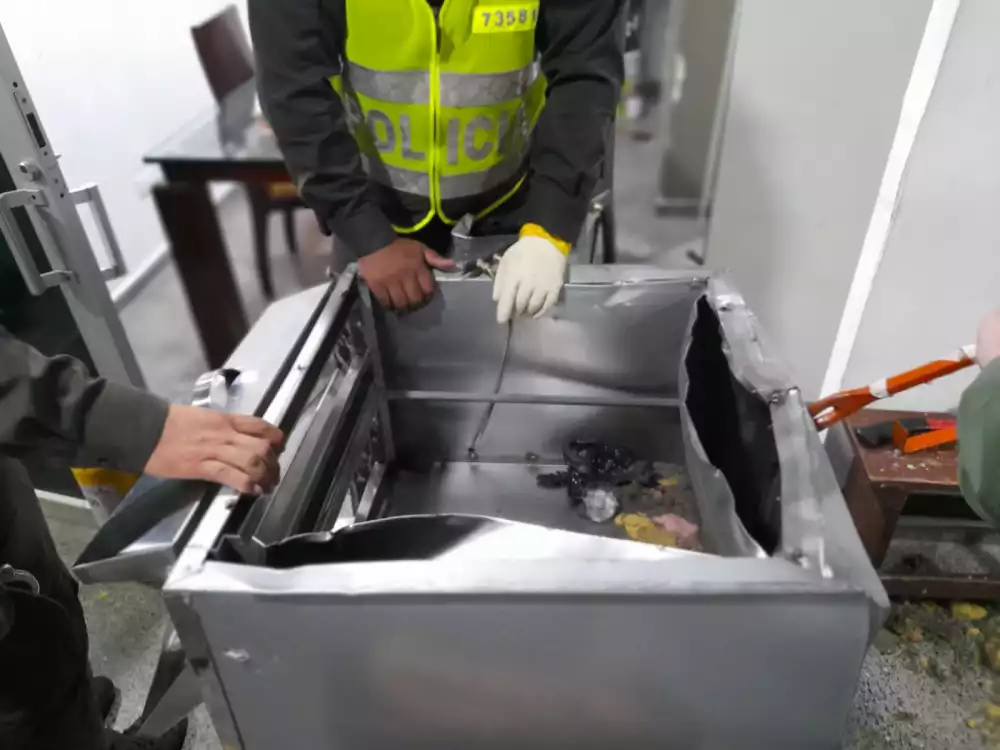 Decomiso de Arsenal de Armas en Terminal de Cali
