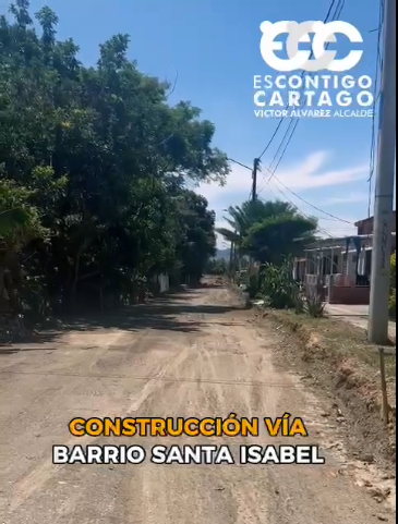 Construcción de vía en Santa Isabel.