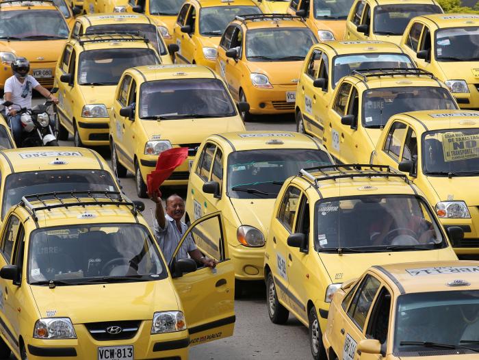 Gobierno Anuncia Medida de Compensación por Gasolina para Taxistas