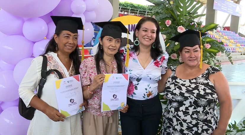 725 mujeres se graduaron de ‘Emprende para la Equidad’ en Cali