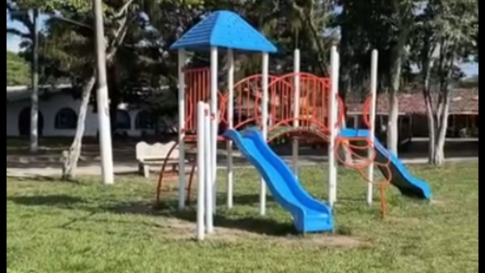 Nuevos Juegos Infantiles Transforman la Plazoleta Santa Ana