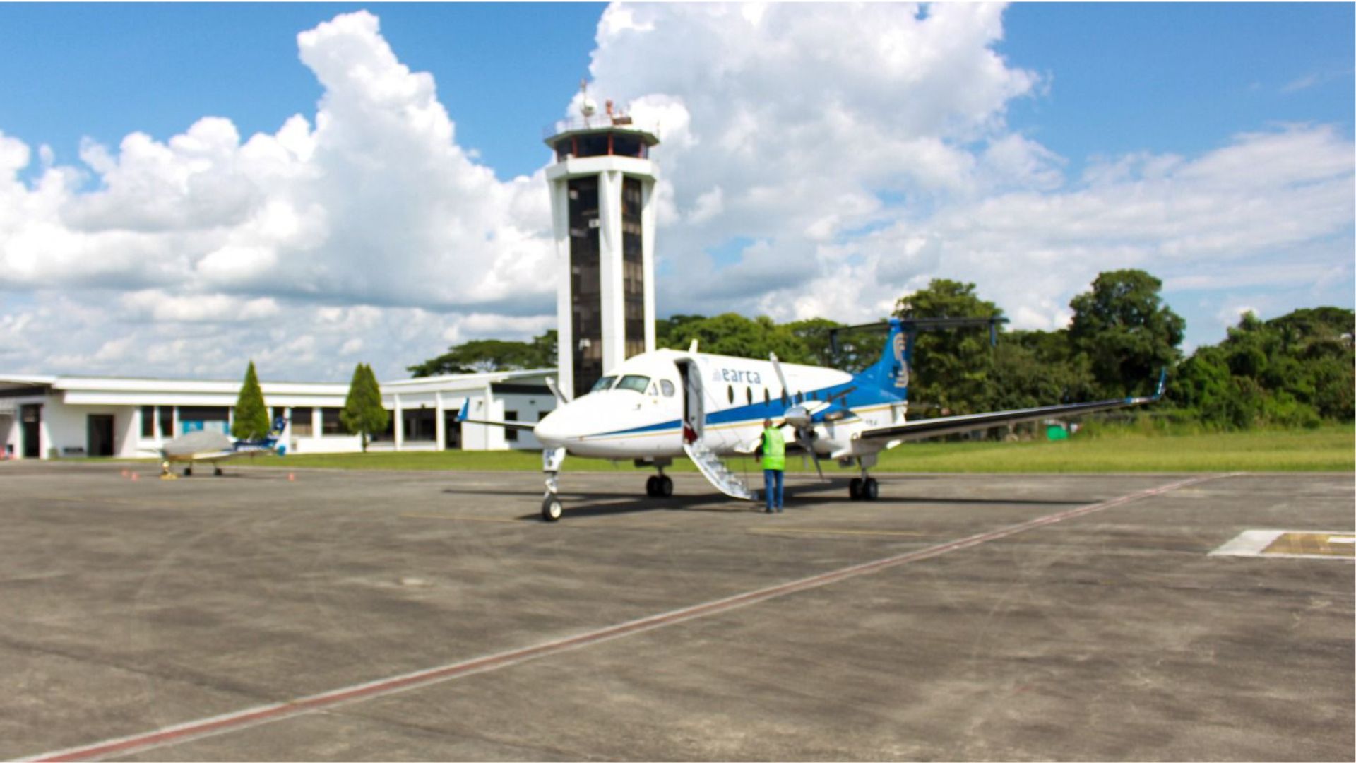 Renovación en Aeropuerto Santa Ana: Inversión de 50 mil Millones