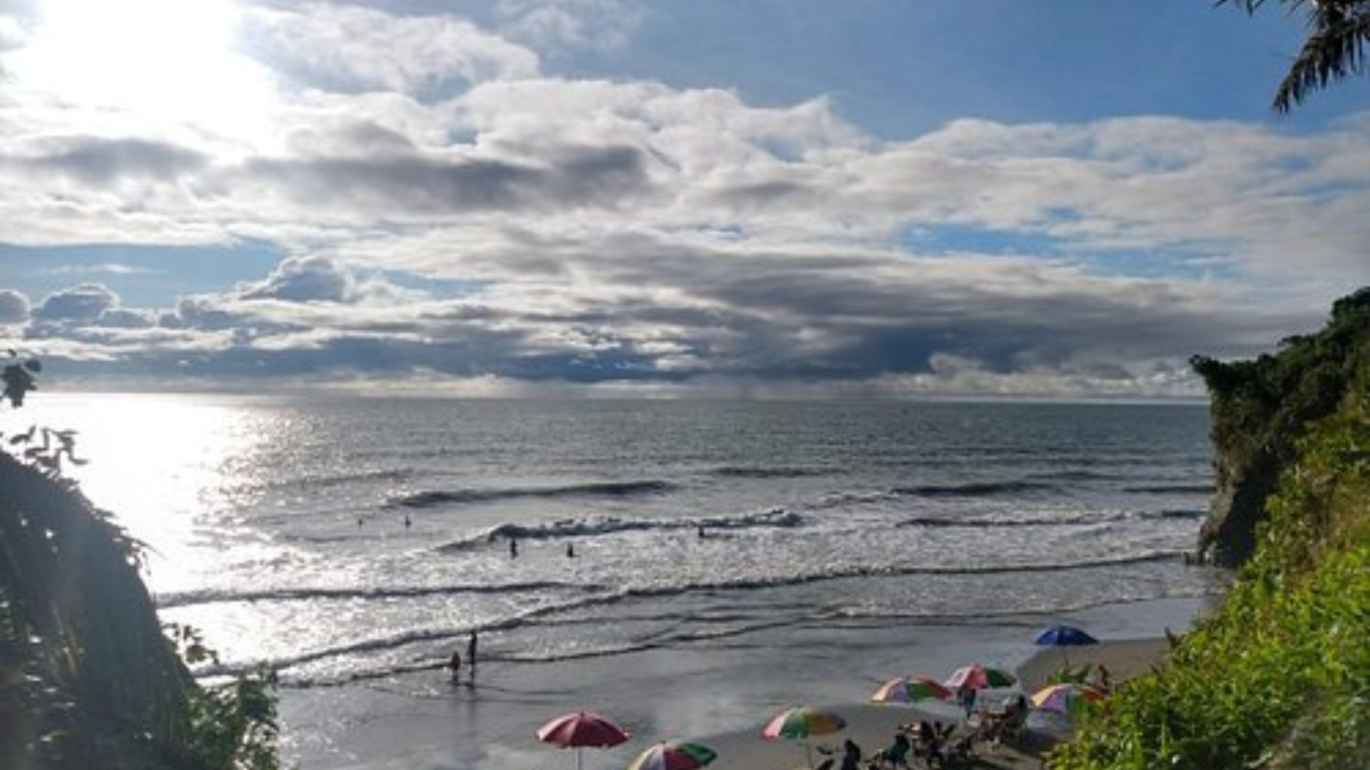 Ecopanitas en Ladrilleros: Transformando playas y comunidades