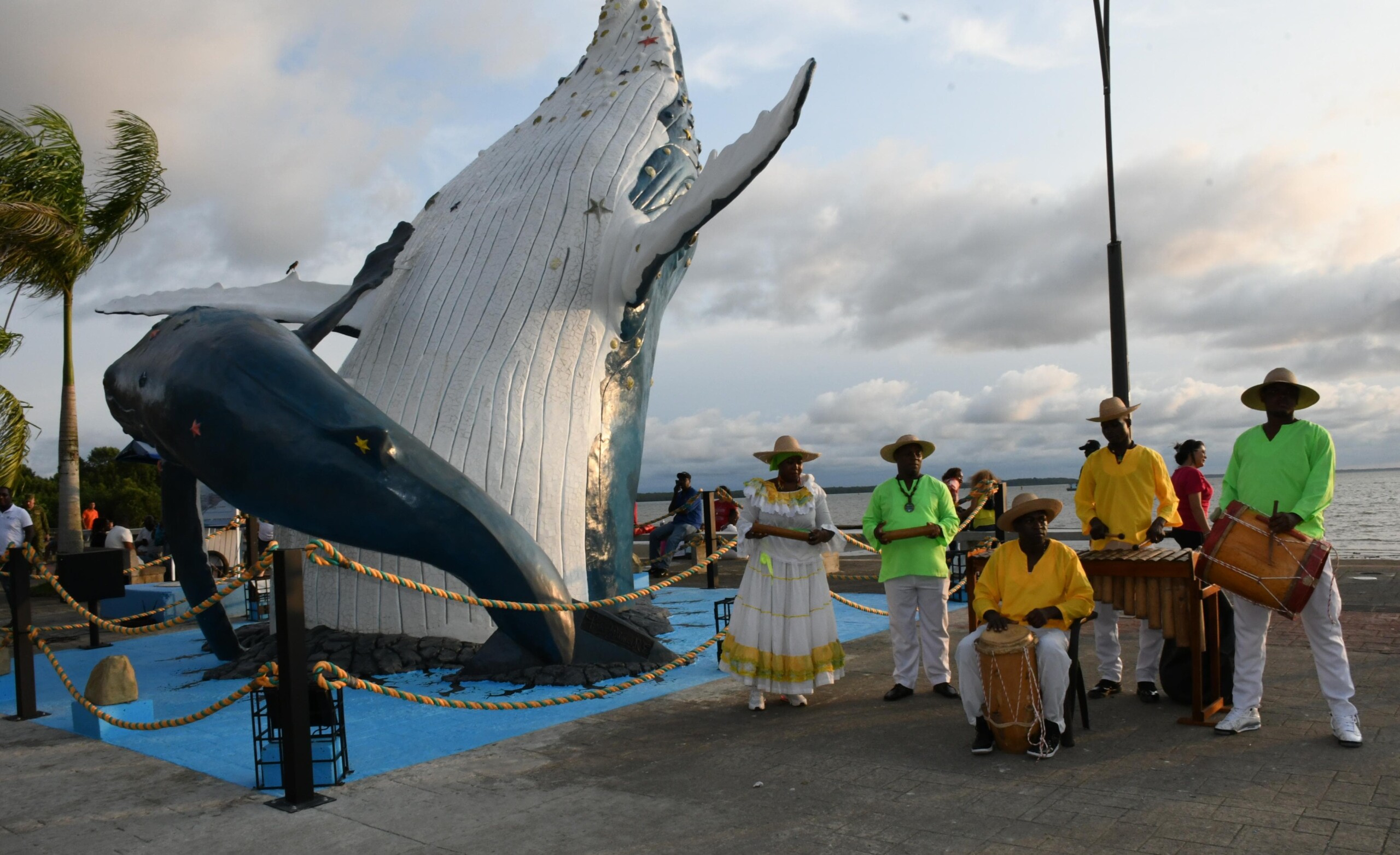 Monumento Ballenas Buenaventura: El Tributo Más Grande a las Yubartas