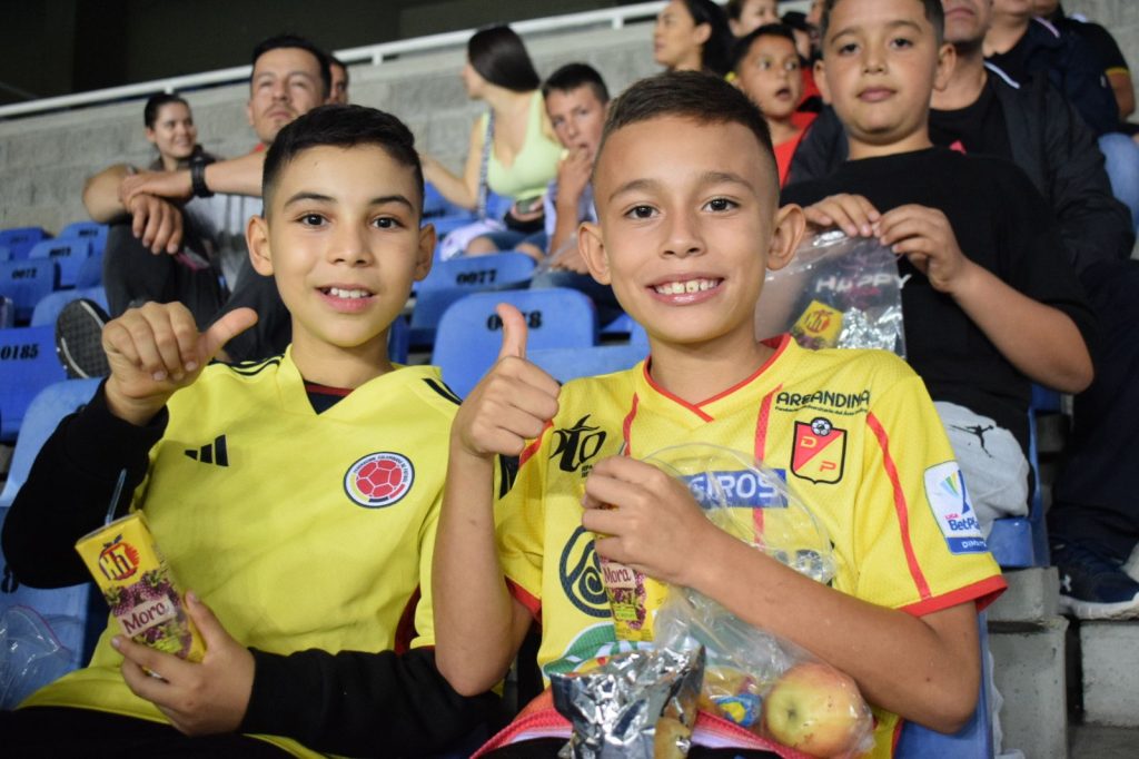 Niños en el estadio