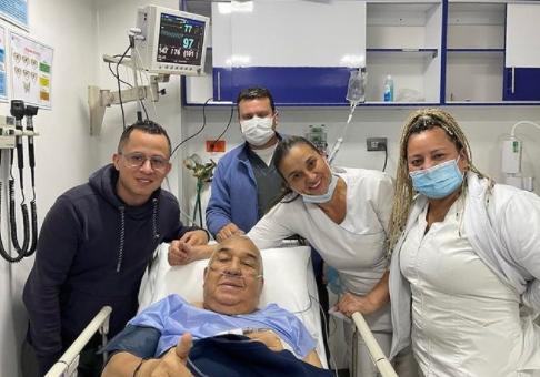 Alci Acosta se somete a cirugía para mejorar su movilidad