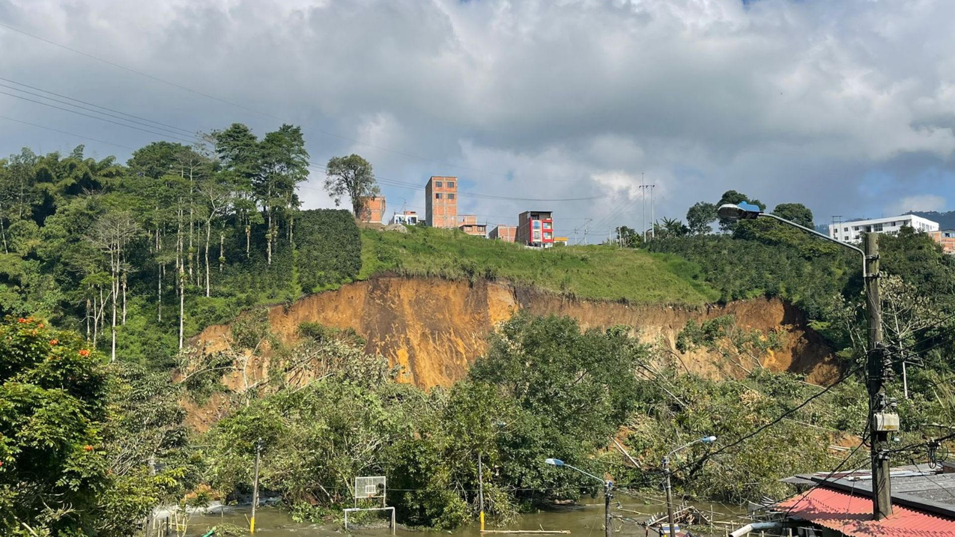Deslizamientos en Risaralda: 12 Municipios en Alerta según IDEAM
