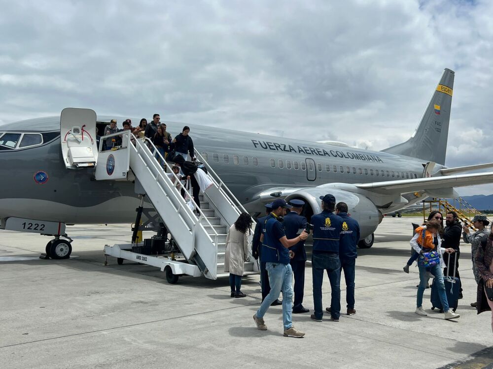 Operación Humanitaria Exitosa: Colombia Repatría a 81 Ciudadanos y Brinda Ayuda a Gaza