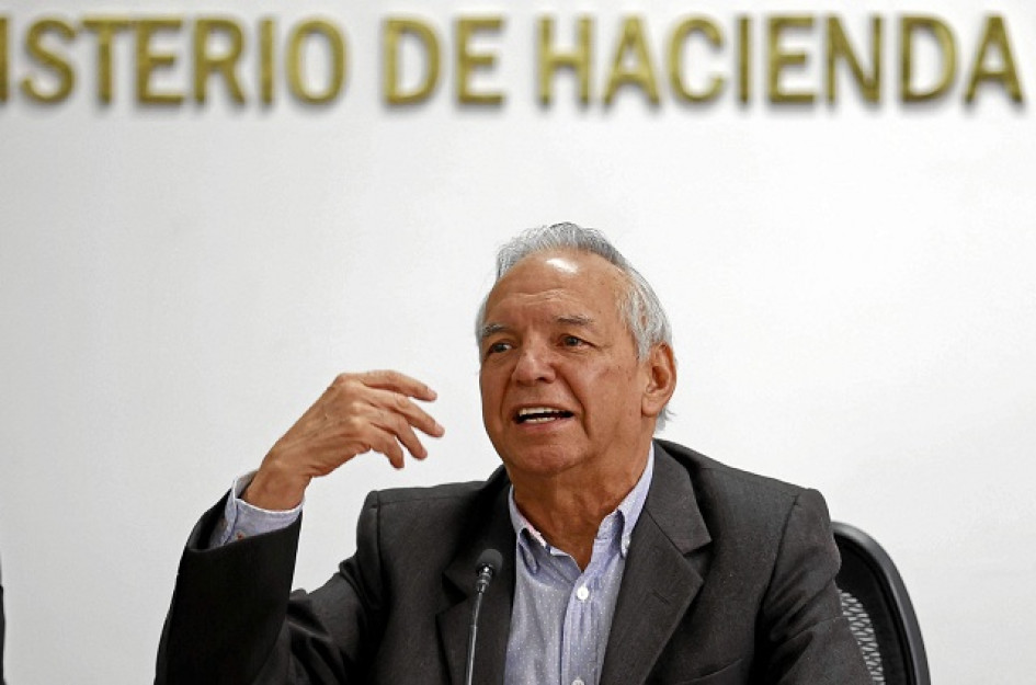 Error en Sistema Financiero del Ministerio de Hacienda Causa Pagos Excesivos a Empleados