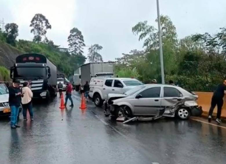 Tractocamión Provoca Fatal Accidente en el Alto de La Línea