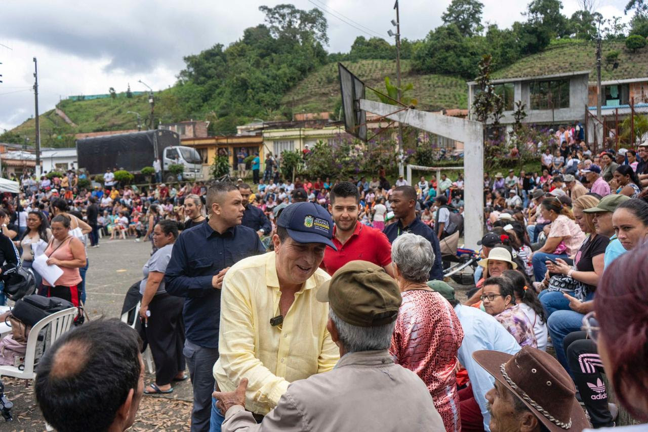 2064 familias en Santa Rosa fueron beneficiadas con mercados por parte de la Gobernación de Risaralda.