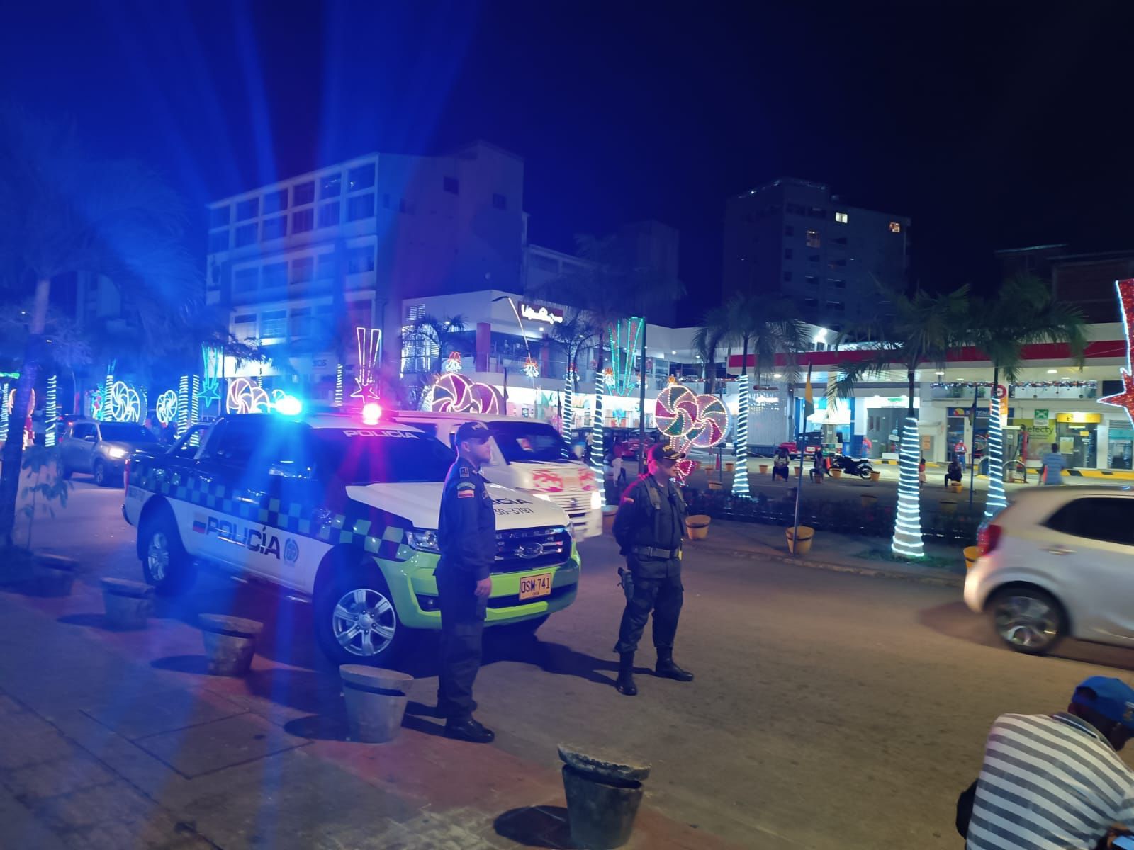 Primera Noche De Velitas Control De La Policía En El Valle