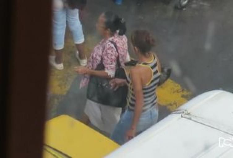 "Carol", "La Mona" y "La Gorda". Capturadas Por "Cosquilleo"
