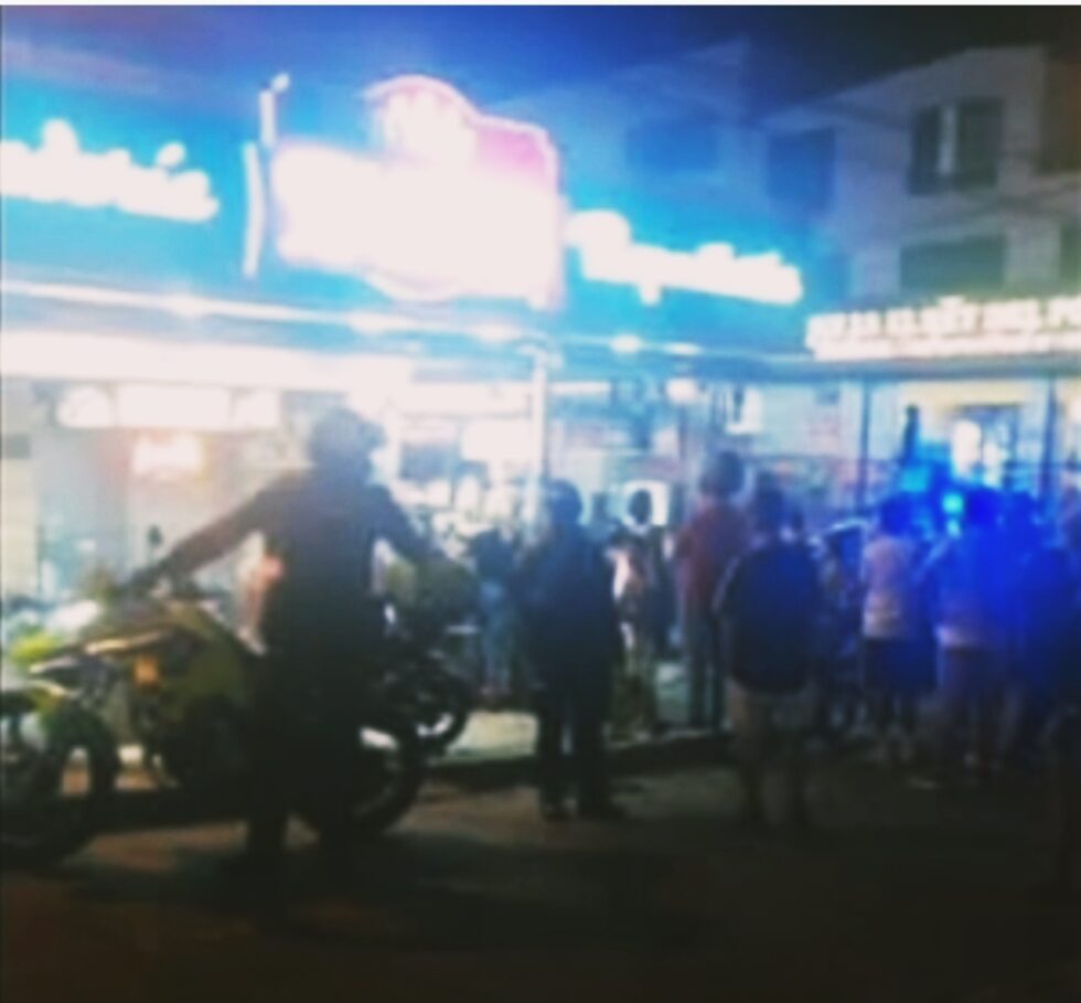 A Steven Lo Atacaron En Una Panadería Del Parque Industrial