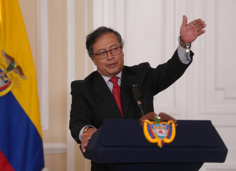 Gustavo Petro Enfrenta Crisis Ambiental en Colombia