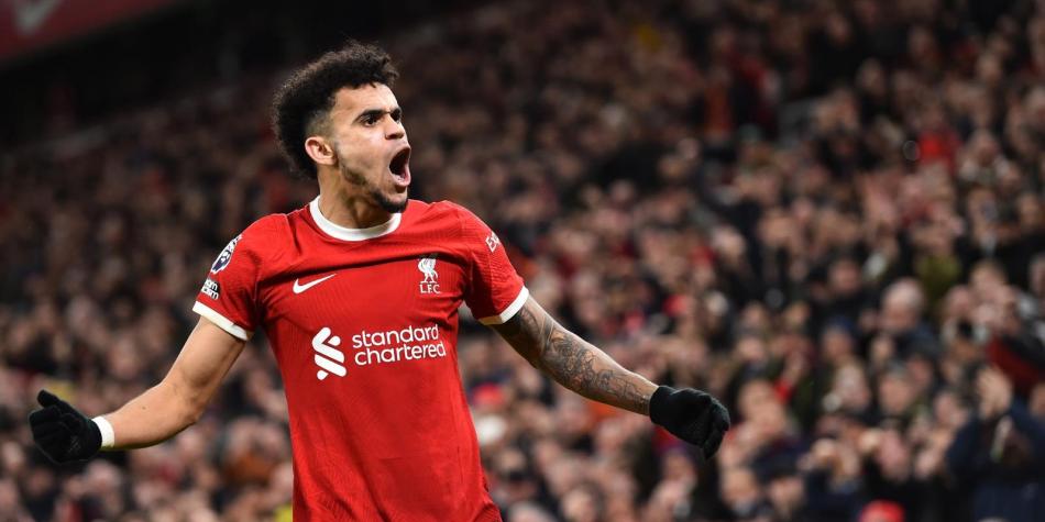 Liverpool Remonta Ante Luton Town con Golazo de Luis Díaz