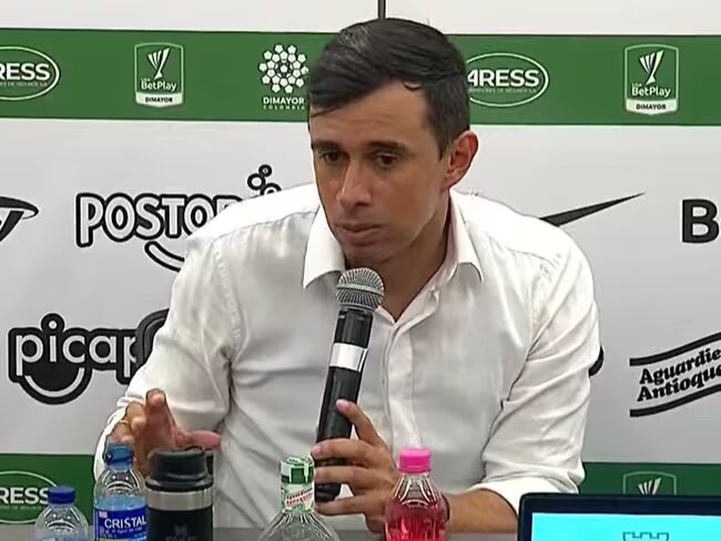 Director técnico de Atlético Nacional puso a disposición su cargo