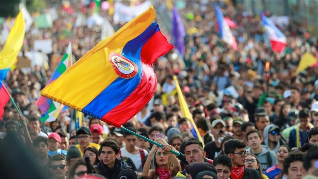 Fecode Lidera Marchas en Medio de Tensiones